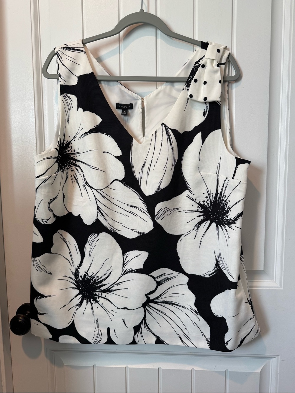 Talbots Black & White Floral Sleeveless Blouse 16